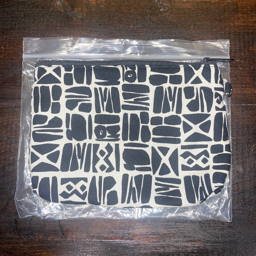 New Thirty-One Mini Zipper‎ Closure Snack Pouch Ink Blocks